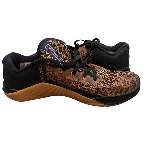 Nike Black Metallic Gold Chutney Cheetah Print Metcon Running Shoes Size 10 - Picture 4 of 14